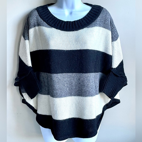 ‼️SALE‼️$25 Like/Bundle/Offer Loft Worn Once Batwing Poncho Sweater - Picture 3 of 7